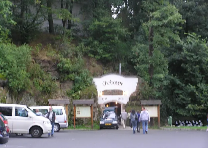 Nueva Fiesta Apartment *