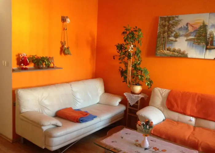 Nueva Fiesta Apartment *